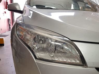 Renault Megane pre-ITV Headlight Check Renault Megane Headlight
